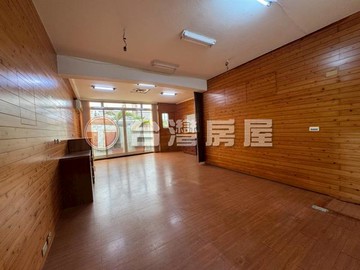 專任興大貴族大里二期明星學區四車別墅｜台中市大里區興大南街