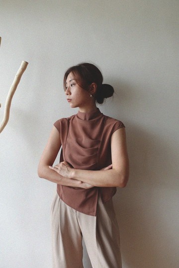 企鵝領柔垂上衣 // 暖栗