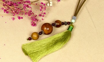 CYPRESS 霸王肖楠瘤花木珠吊飾