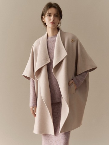 翩雅系列 / 蕩領斗篷大衣外套 / 羊絨蘇麗羊毛