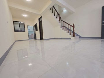 塗城商圈整理過雙車透天採光通風佳｜台中市大里區三民一街