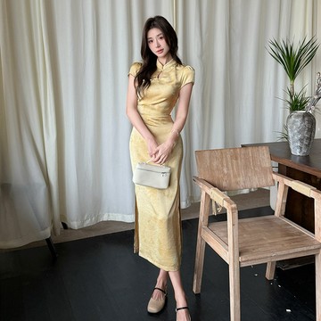 清光新中式緞面連身裙女夏新款上班蝴蝶印花改良旗袍洋裝