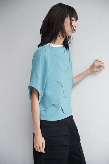 波浪剪接短袖上衣