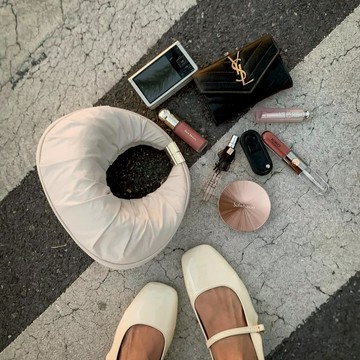 泰國 JIRA Puff 彎月可頌包 3 way 白