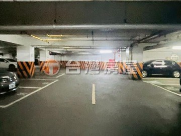 逢甲精美大二房平車｜台中市西屯區逢甲路