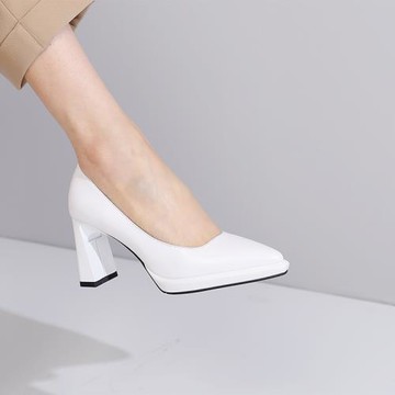 真皮單鞋女尖頭淺口船鞋黑色小皮鞋粗跟防水臺白色高跟鞋8cm