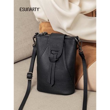 斜挎女小包包2025年新款時尚真皮手機袋迷你女式輕便單肩手機包