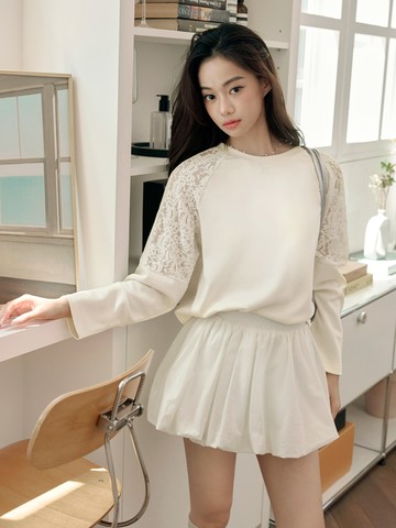 太空棉素面蕾絲造型長袖上衣