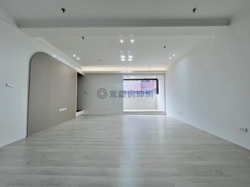 河堤社區✨邊間採光✨樓中樓三房平車✨｜高雄市三民區河堤路