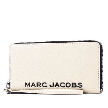 MARC JACOBS 黑色LOGO荔枝紋手掛拉鍊長夾-白色