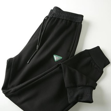 感受垂順舒適體驗三角標抗皺長褲