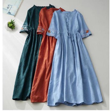 棉麻大擺長裙夏季復古刺繡V領短袖棉亞麻連衣裙木耳邊收腰氣質裙