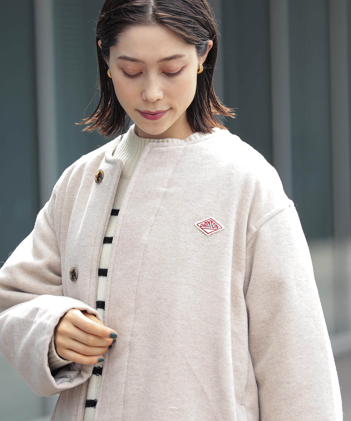 DANTON × Ray BEAMS / 別注 モッサ ノーカラー ダウンコート 通販 LINE