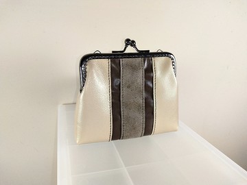 【換季特賣】金的配色帶真皮提包(口金包款)