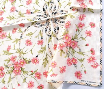 復古 Burberry 粉紅雛菊手帕 - 格紋緞帶與邊框 20 x 20 英吋
