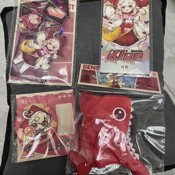 首單福利🚚【正品】脆脆鯊聯名原神可莉周邊立牌吧唧鐳射票鯊魚頭套正版