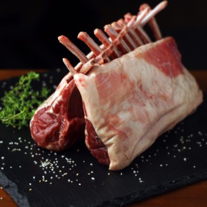 フレンチラムラック、ニュージーランド産　ラム肉　子羊 800g-1100g　Lamb French Rack New Zealand SKU402