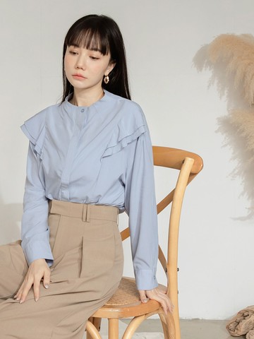 小圓領開襟造型荷葉邊上衣