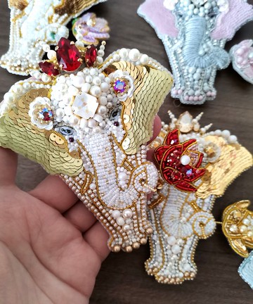 白象首飾胸針配紅蓮花別針