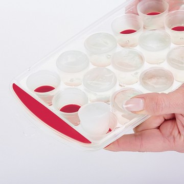 《Colourworks》不多拿一口製冰盒-紅-- 冰塊盒 冰塊模 冰模 冰格