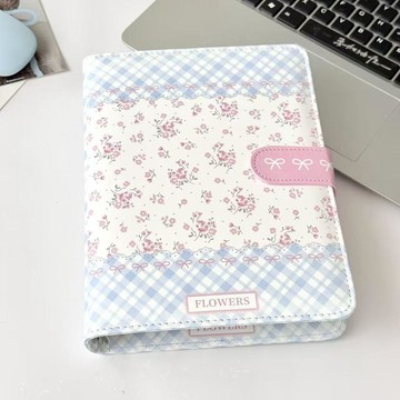 🎀臺灣出貨🎀藍格碎花A5卡冊田園風磁扣活頁四宮格小卡收納冊子粉少女心ins風 筆記本 手帳本 手帳 日記本 記事本