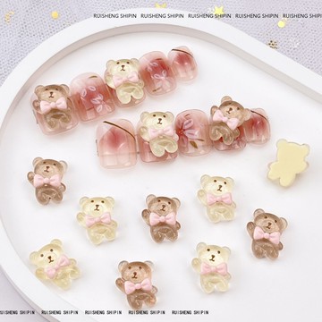 ❰現貨❱美甲 4入 甜心芭蕾小熊卡通美甲飾品立體冰透領結跳舞小熊奶油膠穿戴甲配飾