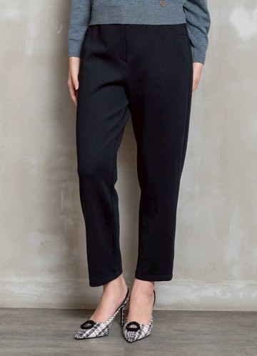 自在時刻舒彈九分錐形褲