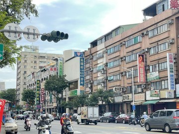 三多路上-正五樓商五透天金店面｜高雄市苓雅區三多二路