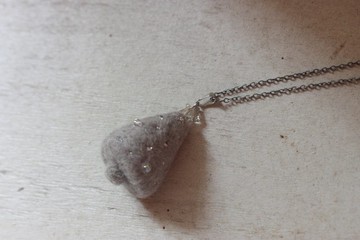 銀灰色聖誕樹項鍊 墨水樹植物染羊毛 聖誕節送禮 交換禮物 最佳選擇 需訂做