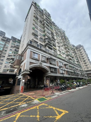 瑞祥高中龍揚巴黎*高樓景觀4房雙車位｜高雄市前鎮區崗山南街