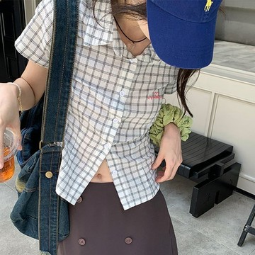 【 𝑭𝒍𝒐𝒘𝒆𝒓𝒔𝒆𝒂】夏季新款 學院設計襯衫格子 格紋短袖 短款復古 顯瘦上衣 襯衣