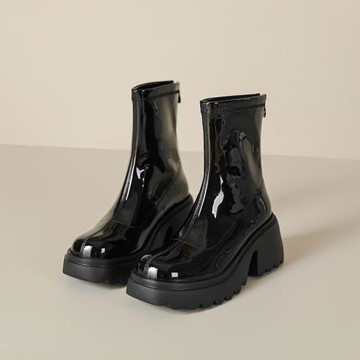 小個子增高厚底靴子女2025新款秋季粗跟高跟短靴女漆皮彈力瘦瘦靴