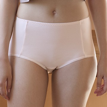 華歌爾-健康內褲-零碳天絲 M-3L中高腰三角褲(柔質膚)-NSC066SB