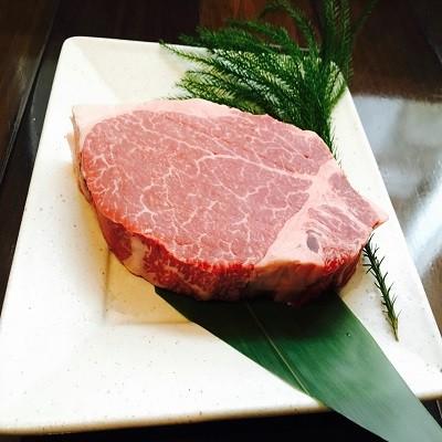 シャトーブリアン ステーキ メス牛 300g 150g × 2枚 焼肉 お肉 精肉 国産 牛肉 黒毛和牛 A4 ランク 高級 ギフト 2023  お取り寄せグルメ