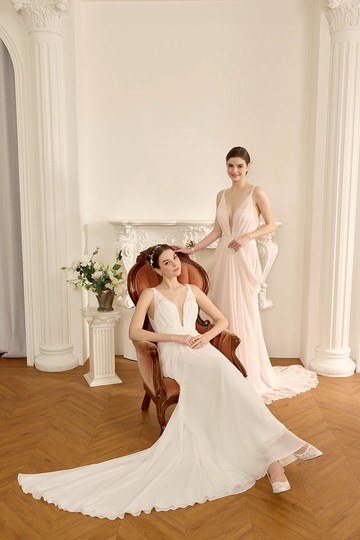 Dara 花瓣剪裁長禮服 (白/粉)