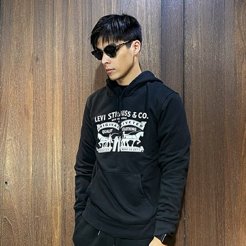 美國百分百【全新真品】Levi's 連帽上衣 棉質 刷毛 休閒 男款 帽T 長袖 上衣 logo 黑色 CD99