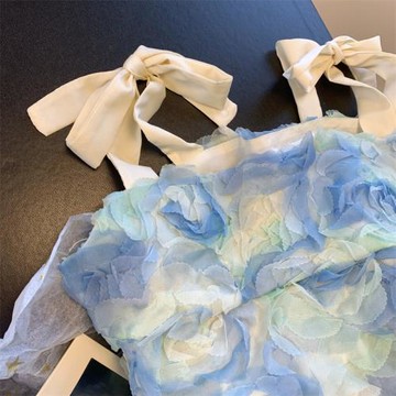 薄荷曼波風小上衣花瓣藍色吊帶小衫女夏季法式甜美超仙氣質抹胸