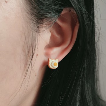 bi yummy//貓頭蛋多士手工軟陶小耳釘