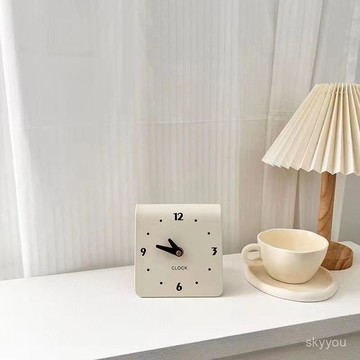 【限時特賣】【4500人好評】奶油桌麵客廳家用時鍾現代創意臺式座鍾學生床頭臺麵鍾錶擺件靜音 FIE3