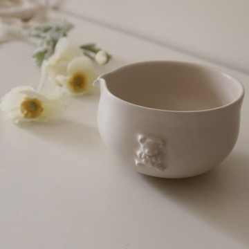 晨霧白 小熊 手工陶瓷抹茶碗 片口碗 Matcha Bowl Chawan