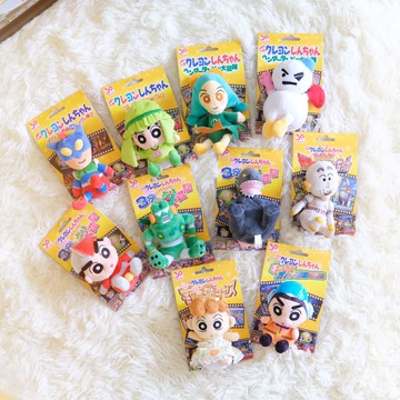 《蠟筆小新》🇯🇵日本商品 ｜劇場版30週年紀念限定 角色吊卡絨毛玩偶 電影