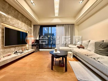 西屯新業睿智四房雙平車｜台中市西屯區漢翔路