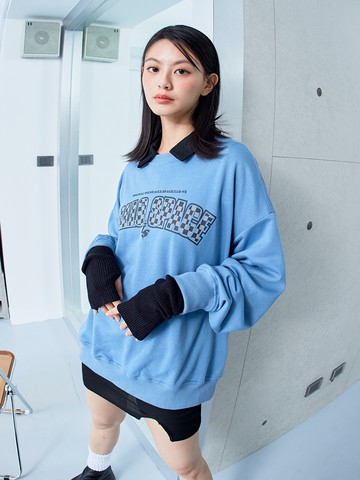 後簍空設計愛心寬版長袖上衣