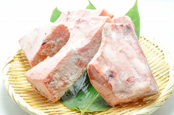 まぐろカマ 2kg 塩をふって焼くだけで本当に旨い。抜群に脂がのったまぐろカマトロをたっぷりのボリュームで 鮪 マグロ かま カマ まぐろかま まぐろカマ マグロカマ カマトロ バーベキュー 築地市場 豊洲市場