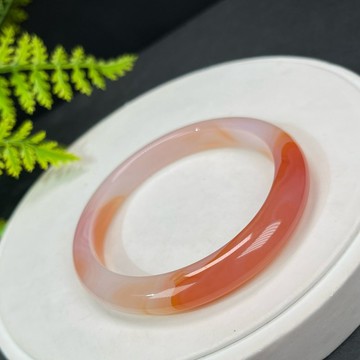 高品質 馬達加斯加 漸變紅瑪瑙手镯 60+MM 冰潤千層天眼 本命年