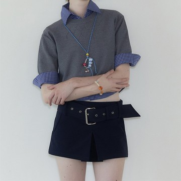 藏青色 金屬腰帶低腰壓褶迷你裙 防走光短褲