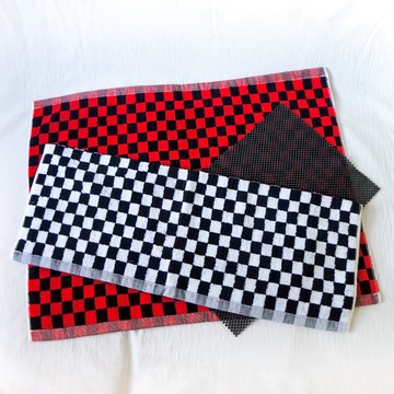 ☆☆ 棋盤圖案腳踏墊  ☆☆  超吸水的腳墊55*70公分，很適合浴室.廚房.臥室使用喔 好清洗直接丟進洗衣機即可