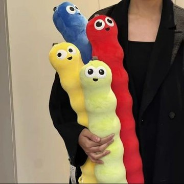 貪吃蛇u型枕 蛇年吉祥物 貪吃蛇靠枕 貪吃蛇玩偶 毛絨玩具 蛇年玩偶 貪吃蛇 靠枕 U型枕 頸枕 禮物 交換禮物