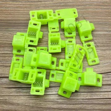 【臺灣上新】  老式塑料綠色碰珠櫃子卡扣門碰衣櫃門碰櫥櫃門軋頭送螺絲 熱銷