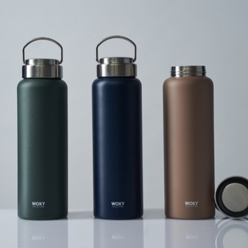 WOKY 沃廚｜提手輕芯鈦瓷易潔層保溫瓶 800ML - 夜幕藍